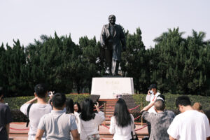 莲花山公园·邓小平同志雕像